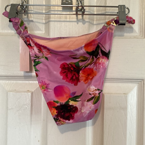 Victoria’s Secret Floral Peach Bikini Bottom NWT - Picture 2 of 2